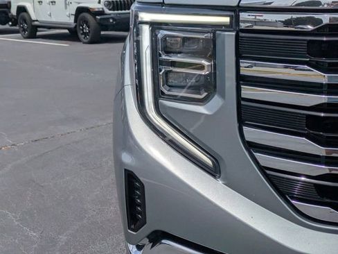 Used 2024 GMC Sierra 1500 SLT w/ SLT Premium Plus Package AWD/4WD image 11