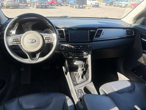 Used 2019 Kia Niro EX w/ Option Group 040 FWD image 10
