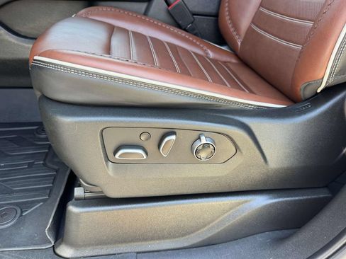 Used 2023 GMC Yukon XL Denali Ultimate AWD/4WD image 20