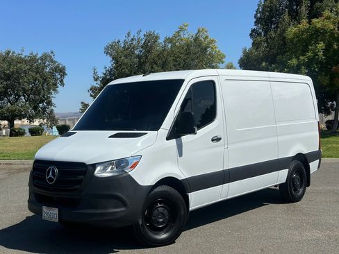 Used 2023 Mercedes-Benz Sprinter 1500 image 1