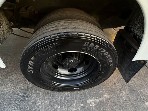 Used 2019 Ford F450 XL w/ Power Equipment Group image 25