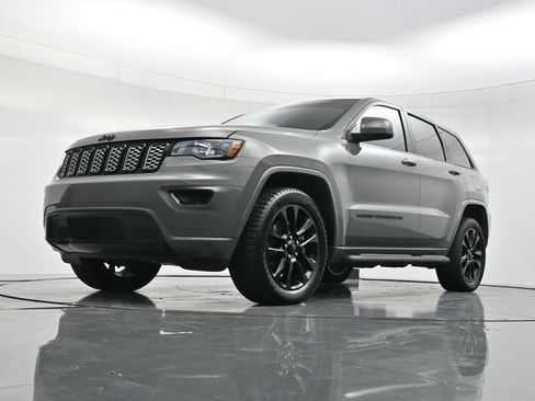 Used 2022 Jeep Grand Cherokee Laredo X AWD/4WD image 44