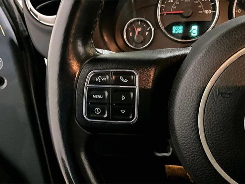 Used 2015 Jeep Wrangler Unlimited Sahara w/ Connectivity Group image 11