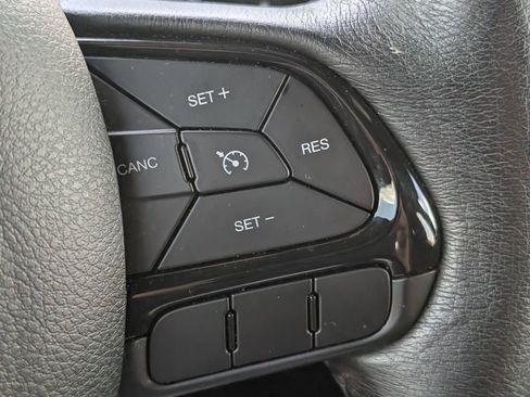 Used 2022 Jeep Renegade Altitude w/ Convenience Group AWD/4WD image 13