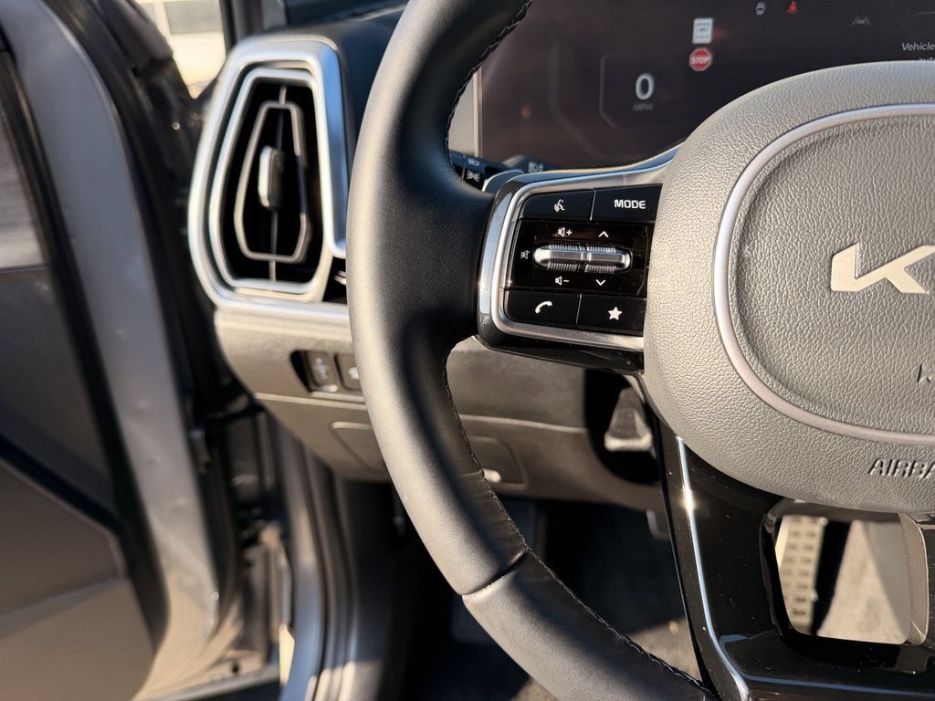 New 2025 Kia Sorento SX Prestige AWD/4WD image 16