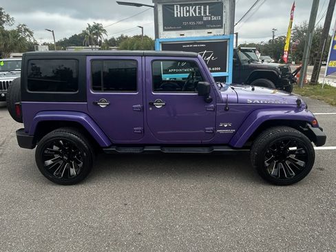 Used 2017 Jeep Wrangler Unlimited Sahara AWD/4WD image 2