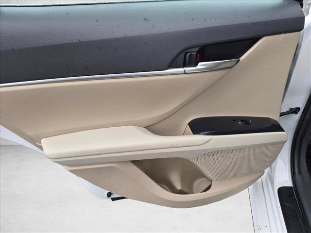 Used 2018 Toyota Camry LE FWD image 28