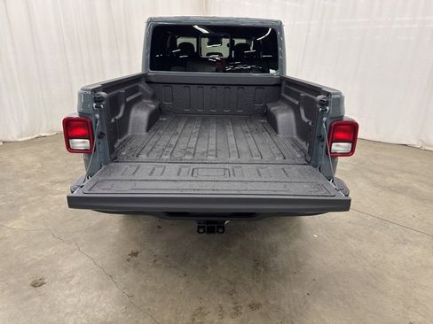 New 2025 Jeep Gladiator Sport image 26