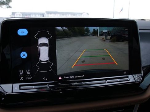 Certified 2025 Volkswagen Atlas Cross Sport SEL R-Line image 21