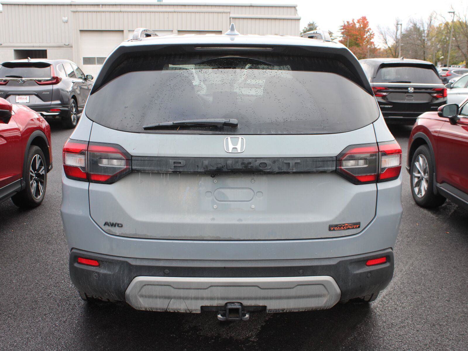 Certified 2025 Honda Pilot TrailSport image 5