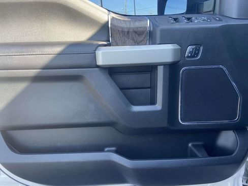 Used 2018 Ford F250 Lariat w/ Chrome Package image 15