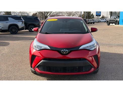 Used 2021 Toyota C-HR XLE image 3