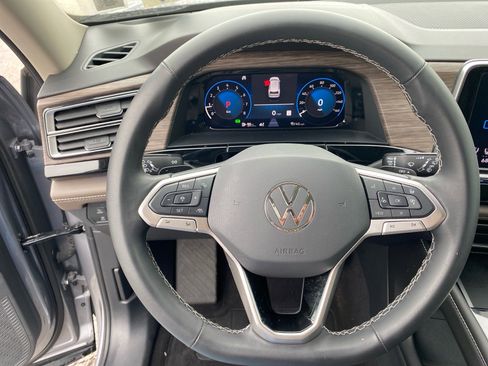 Used 2024 Volkswagen Atlas SEL image 10