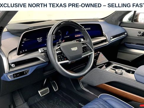 Used 2026 Cadillac Vistiq Premium Luxury w/ LPO, Floor Liner Package AWD/4WD image 18