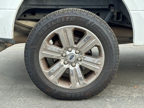 Used 2018 Ford F150 XLT w/ Equipment Group 302A Luxury AWD/4WD image 11