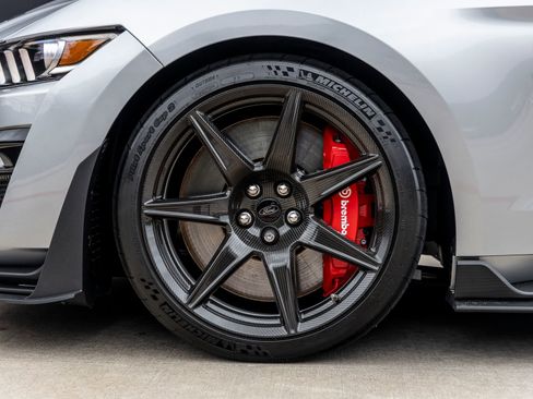 Used 2020 Ford Mustang Shelby GT500 w/ Carbon Fiber Track Pack RWD image 15
