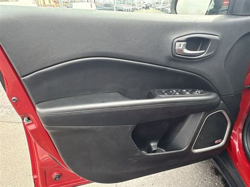 Used 2019 Jeep Compass Latitude image 21