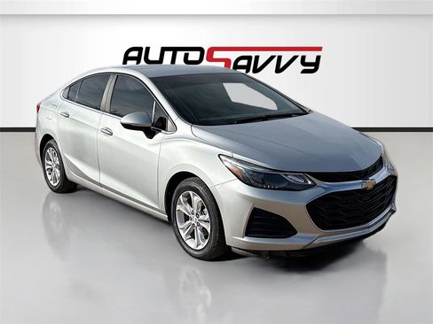 Used 2019 Chevrolet Cruze LT w/ LT Fleet Convenience Package image 1