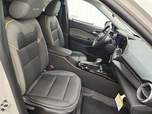 New 2026 Chevrolet Trax ACTIV FWD image 38