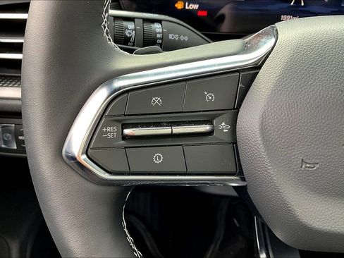 Certified 2026 Chevrolet Traverse LT w/ Driver Confidence Package image 13