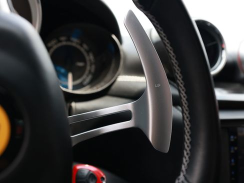 Used 2015 Ferrari California T RWD image 38