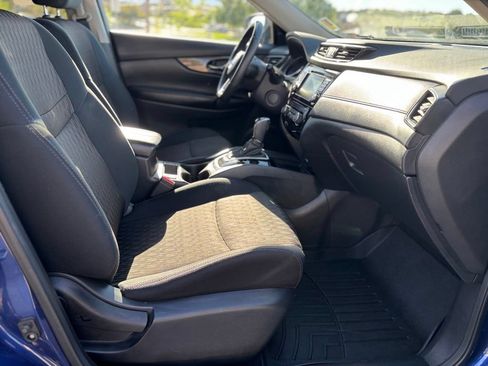 Used 2019 Nissan Rogue SV AWD/4WD image 30