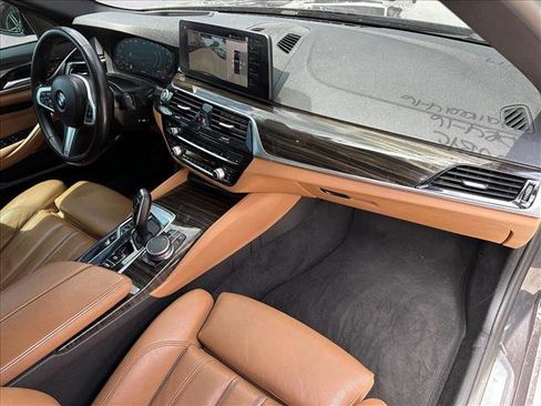 Used 2021 BMW 530i w/ M Sport Package RWD image 29