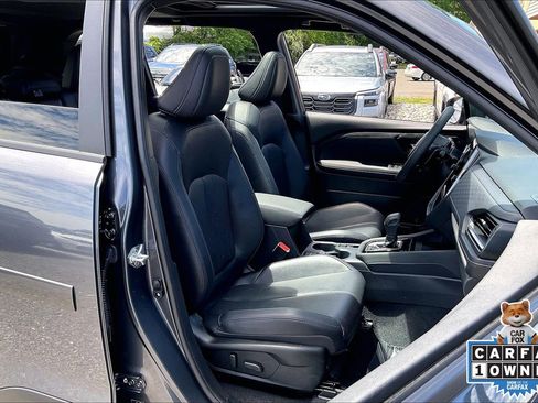 Certified 2025 Subaru Forester Limited AWD/4WD image 7