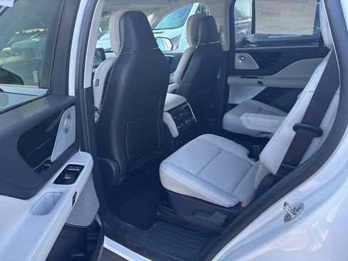 New 2026 Lincoln Aviator Reserve AWD/4WD image 28