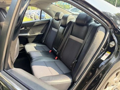 Used 2014 Toyota Camry SE FWD image 20