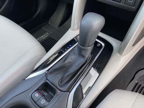 Used 2025 Toyota Corolla Cross L AWD/4WD image 16