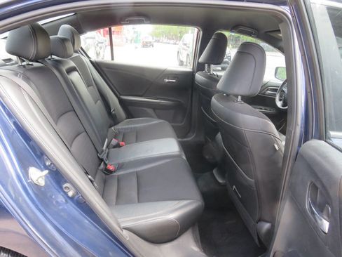 Used 2016 Honda Accord Sport image 21