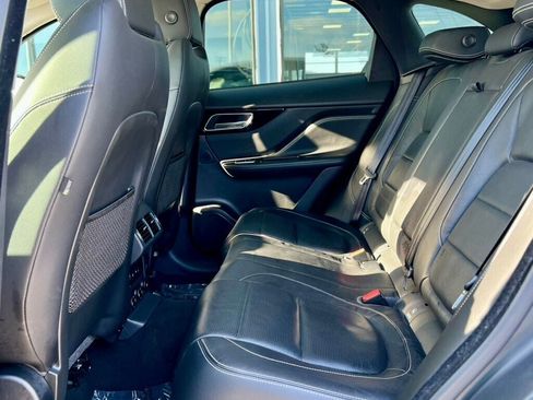Used 2017 Jaguar F-PACE S AWD/4WD image 19