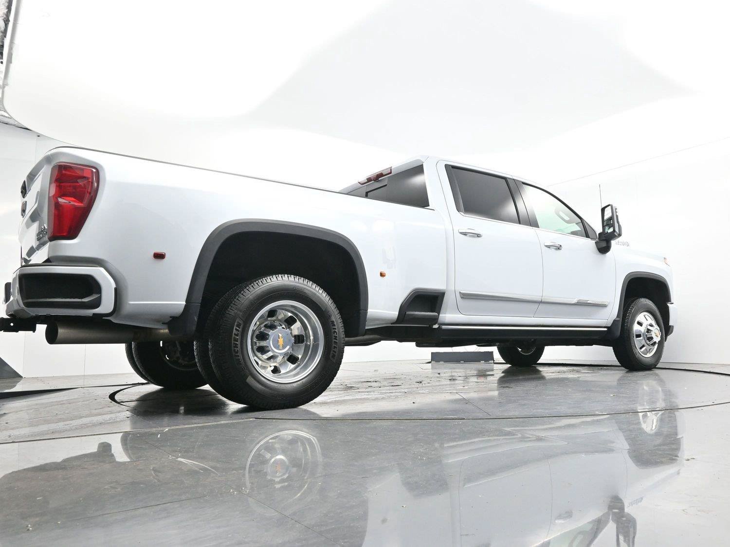 Used 2026 Chevrolet Silverado 3500 High Country w/ Technology Package AWD/4WD image 52