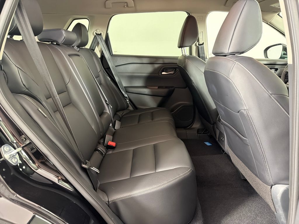 Used 2026 Nissan Rogue SL AWD/4WD image 22