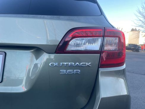 Used 2016 Subaru Outback 3.6R Limited image 12