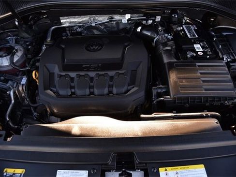 Certified 2022 Volkswagen Tiguan SE w/ Panoramic Sunroof Package image 28