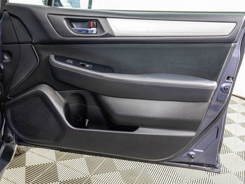 Used 2017 Subaru Outback 2.5i Premium image 47