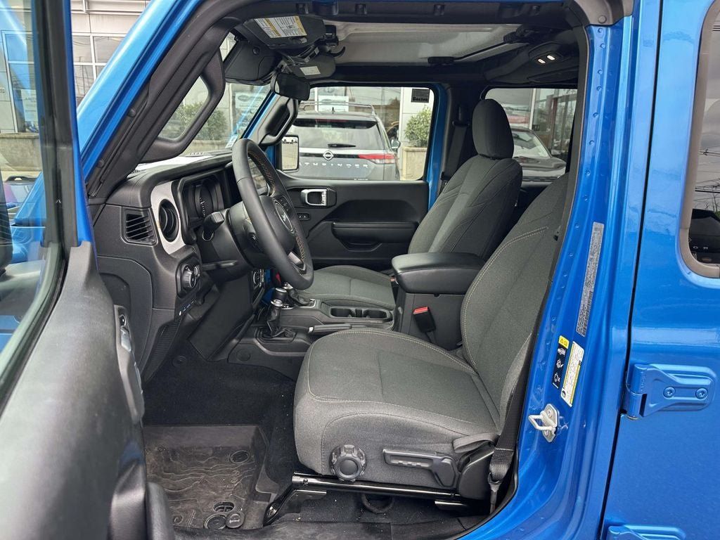 Used 2024 Jeep Wrangler Unlimited w/ Convenience Group AWD/4WD image 15
