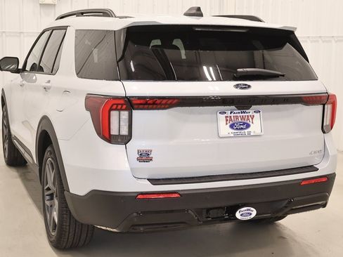 New 2026 Ford Explorer ST-Line w/ ST-Line Street Pack image 6