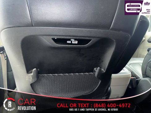 Used 2021 Chrysler Pacifica Touring-L image 34