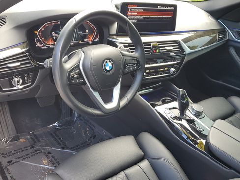Used 2023 BMW 530i w/ Convenience Package RWD image 20