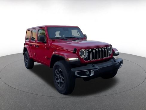Used 2025 Jeep Wrangler Unlimited Sahara AWD/4WD image 2