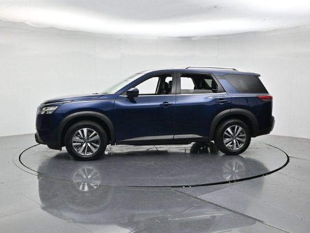 Used 2025 Nissan Pathfinder SL FWD image 6