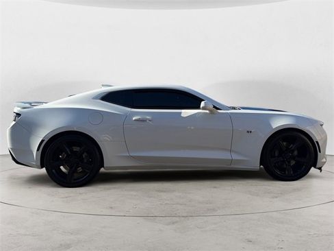 Used 2018 Chevrolet Camaro SS image 6