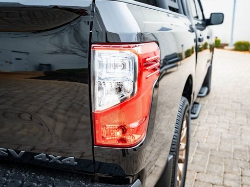 Used 2024 Nissan Titan SV w/ SV Bronze Edition Package image 9