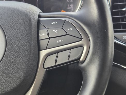 Used 2020 Jeep Grand Cherokee Overland RWD image 25