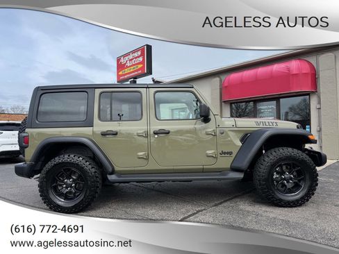 Used 2025 Jeep Wrangler Unlimited Sport image 1