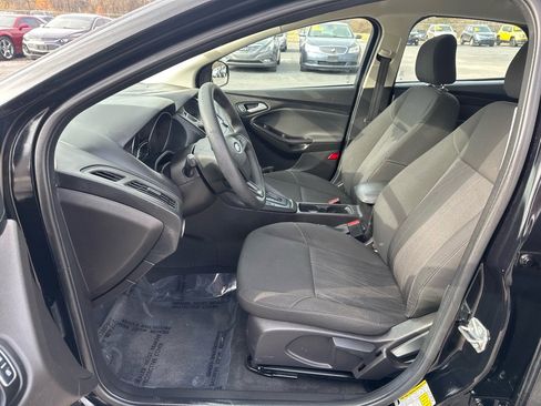 Used 2016 Ford Focus SE image 9