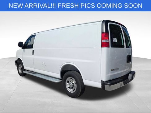 Used 2025 Chevrolet Express 2500 w/ Driver Convenience Package RWD image 5